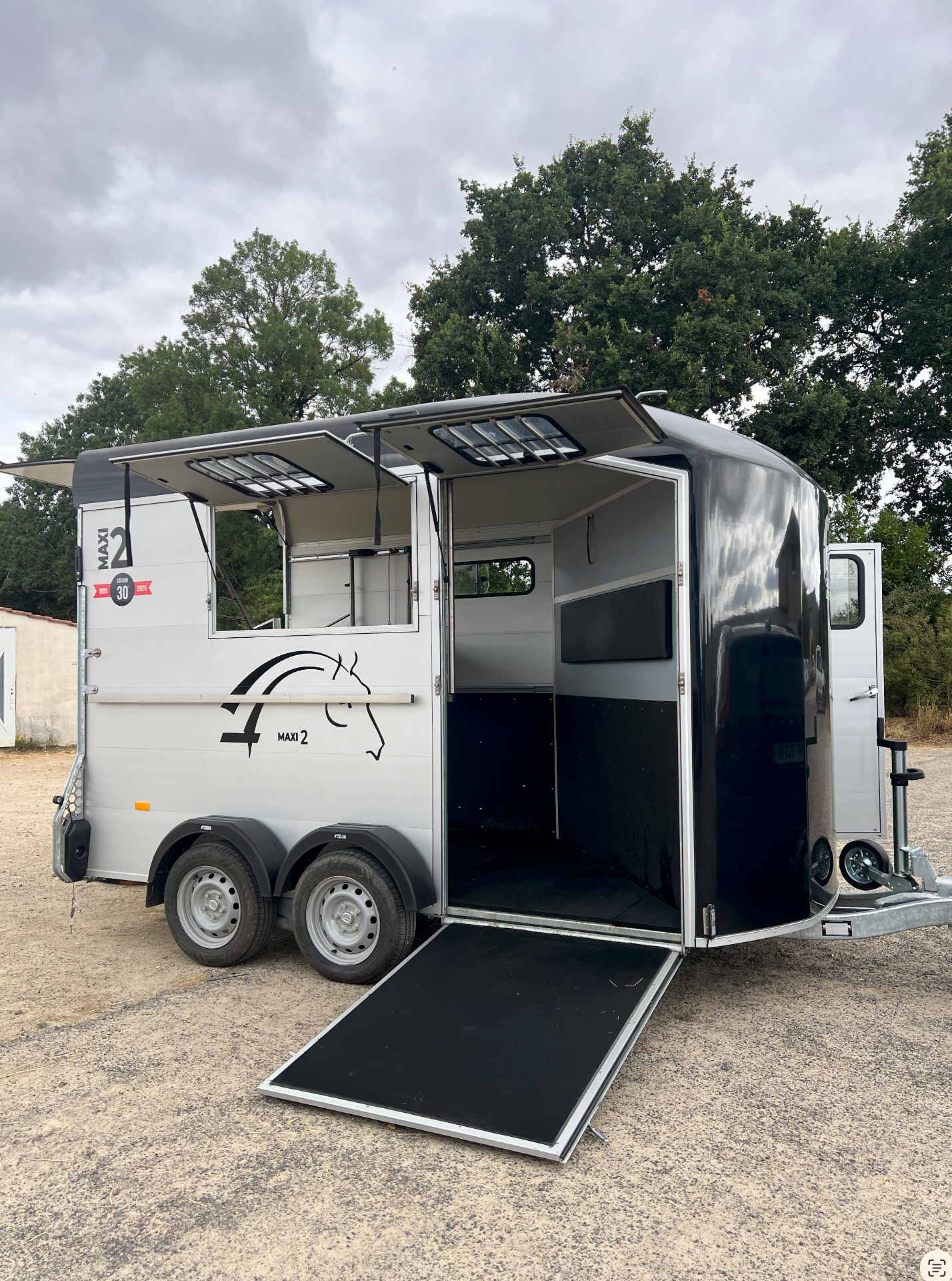 Van Cheval Liberté Maxi 2 - intérieur